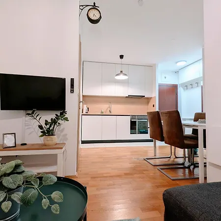 Doma-Lu Apartment-Near Airport And Highway- Free Parking Velika Mlaka Exterior photo