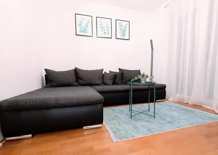 Doma-Lu Apartment-Near Airport And Highway- Free Parking