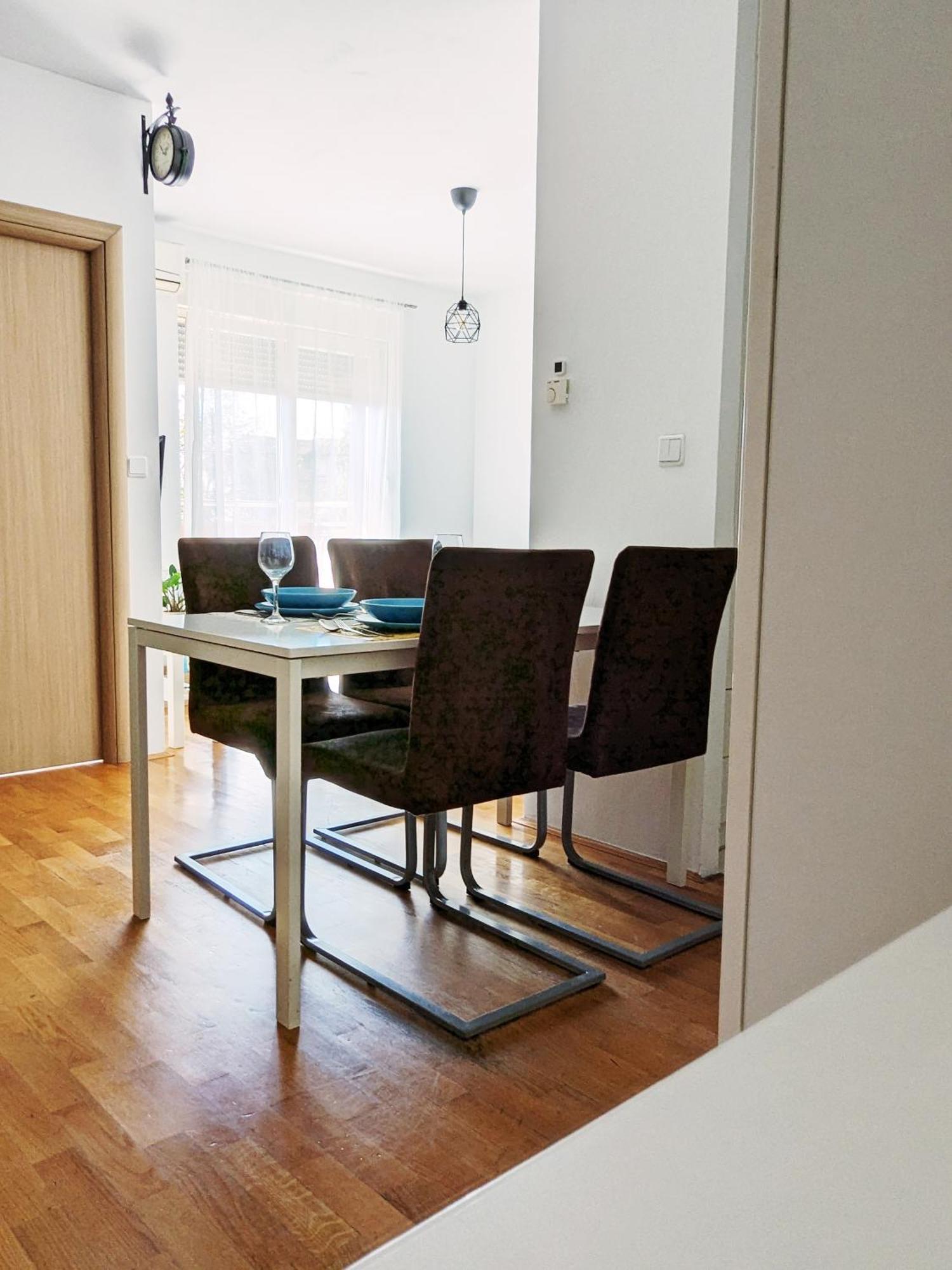 Apartment Doma-lu Apartment-near Airport And Highway- Free Parking *